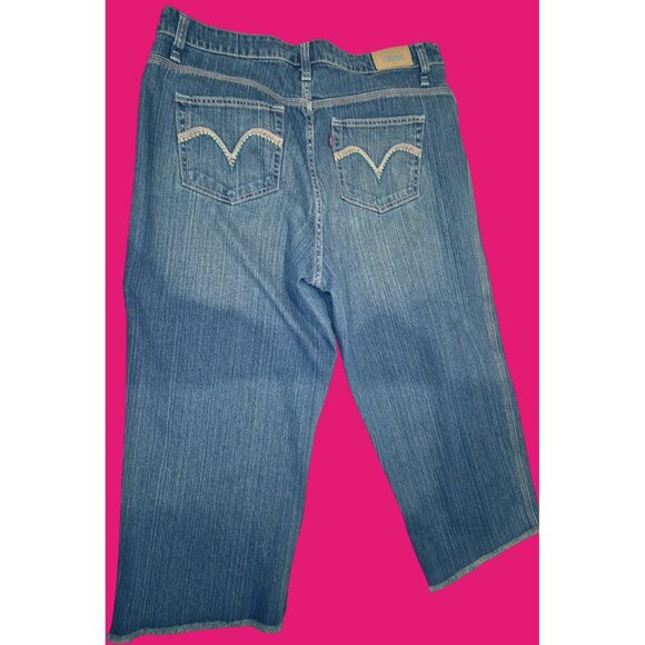 Levis Womens 18 516 Capri Jeans Blue Denim Cut-Off Style Just Shadows - Picture 1 of 8